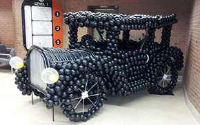 Balloon Car Decorative Sculpture